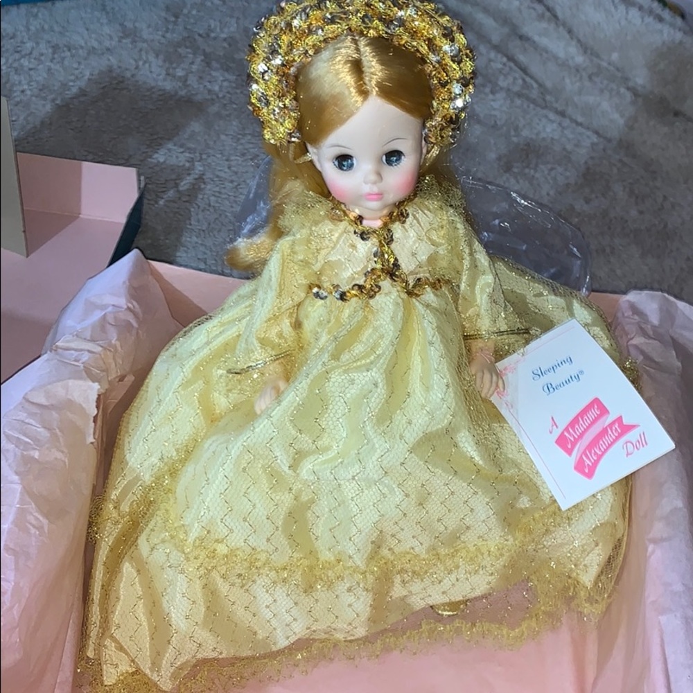 Madame Alexander Sleeping Beauty #1595 Doll - Picture 2 of 6